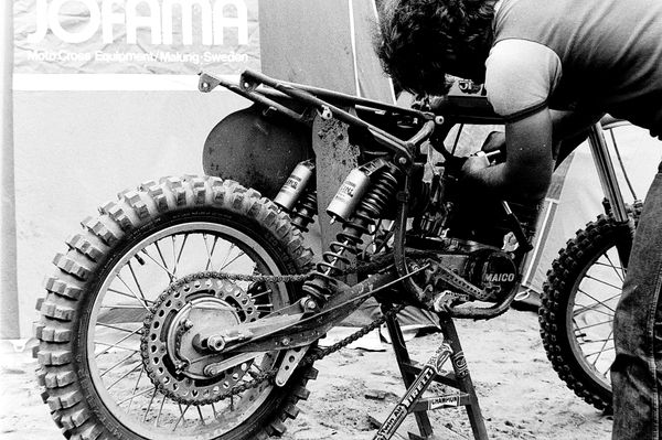 Ruskeasanta 1979 joukkue MM-500 factory Maico ja Öhlinsit